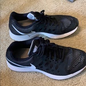 Women’s black nike running shoes